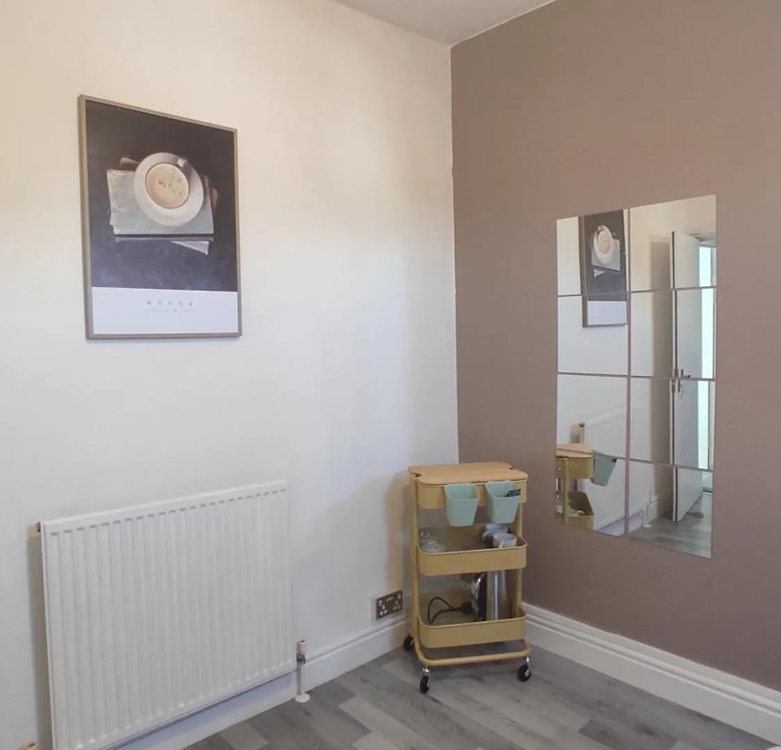 Casa Jimenez - Close To Town With Shared Bathroom Cardiff 0*,