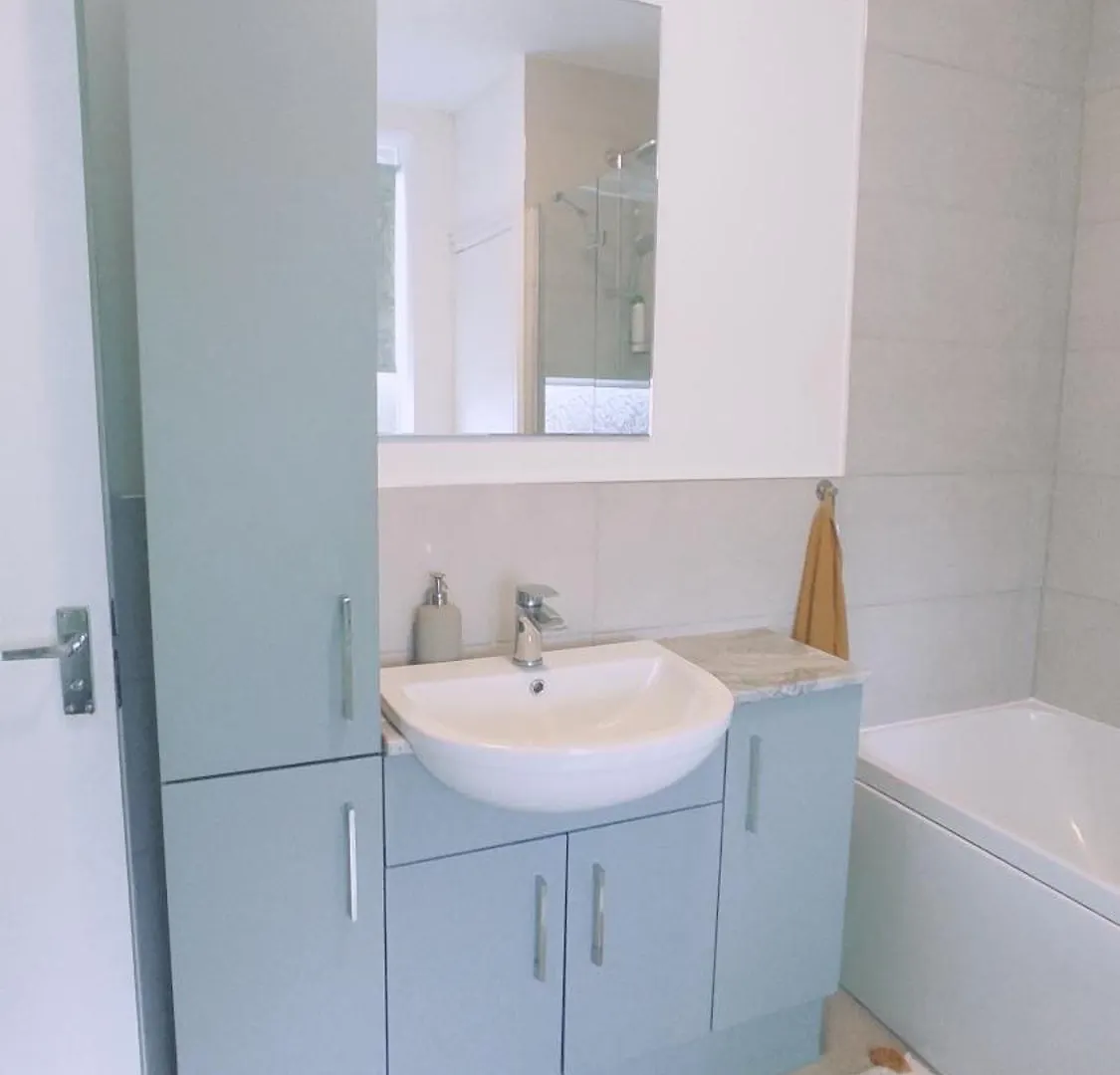 Casa Jimenez - Close To Town With Shared Bathroom Cardiff