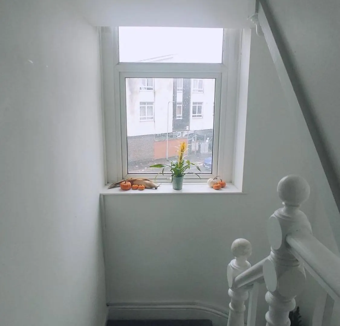 Guest house Casa Jimenez - Close To Town With Shared Bathroom Cardiff